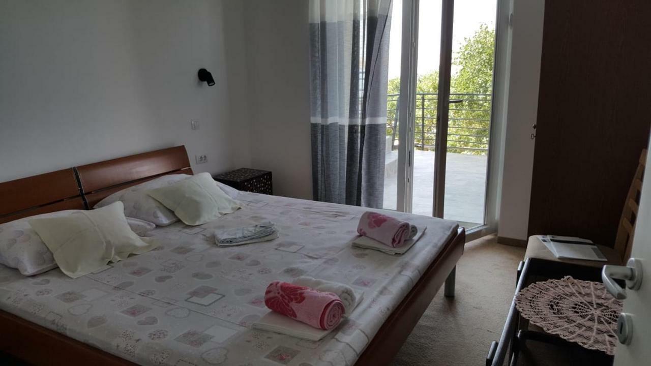 Holiday House Maretta - Apartment No 1 Lukovo Sugarje Ngoại thất bức ảnh
